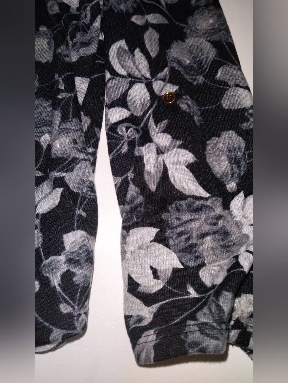 Blue Mood Women's Black Floral Long Sleeve Blouse With Quarter Zip New 2X - Picture 4 of 5